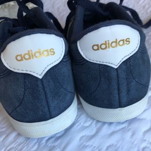 Women’s Adidas Court-Set in Navy size 7.5